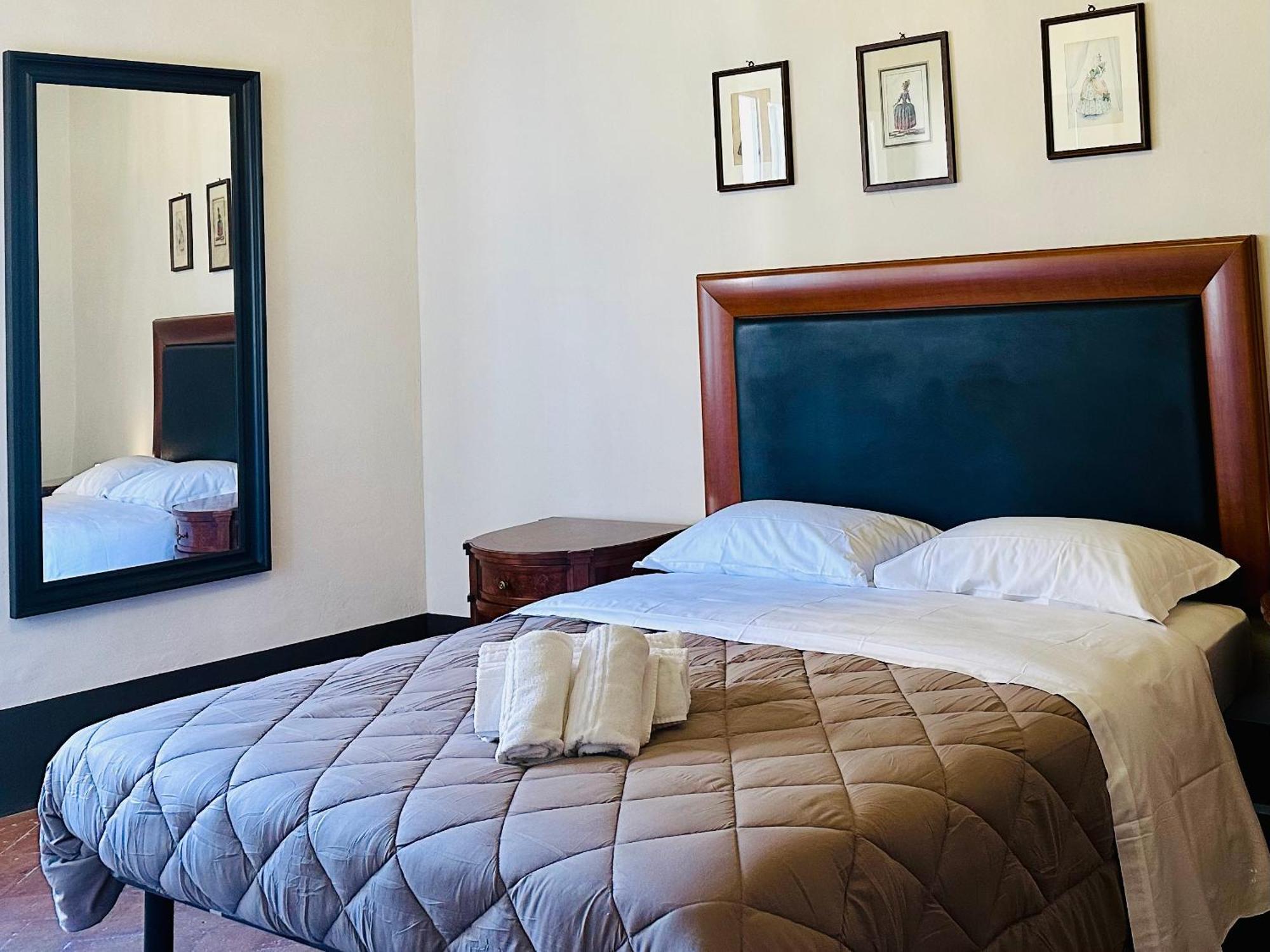 Domus An- Two Bedrooms Apartment -Antique And Historical Home سيينا المظهر الخارجي الصورة